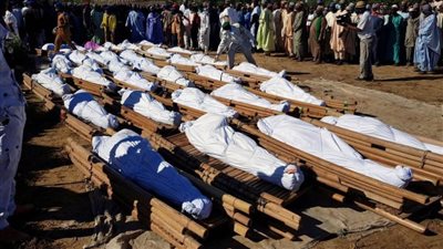 مقتل وإصابة 16 شخصا في هجوم مسلح على مخيم للنازحين في وسط نيجيريا