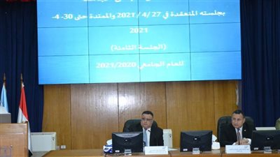 رئيس جامعة الإسكندرية  يؤكد على استمرار الدراسة بنظام الـهجين 