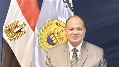 محافظ أسيوط يهنئ رئيس الجمهورية والشعب المصري بمناسبة عيد العمال