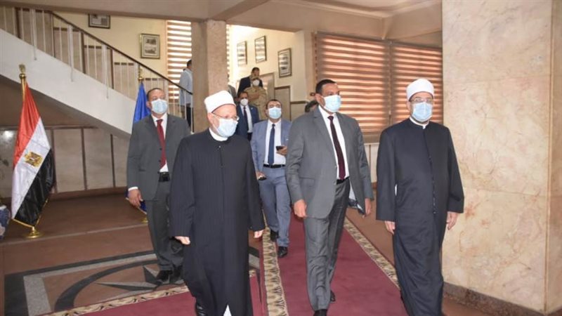 محافظ البحيرة يستقبل