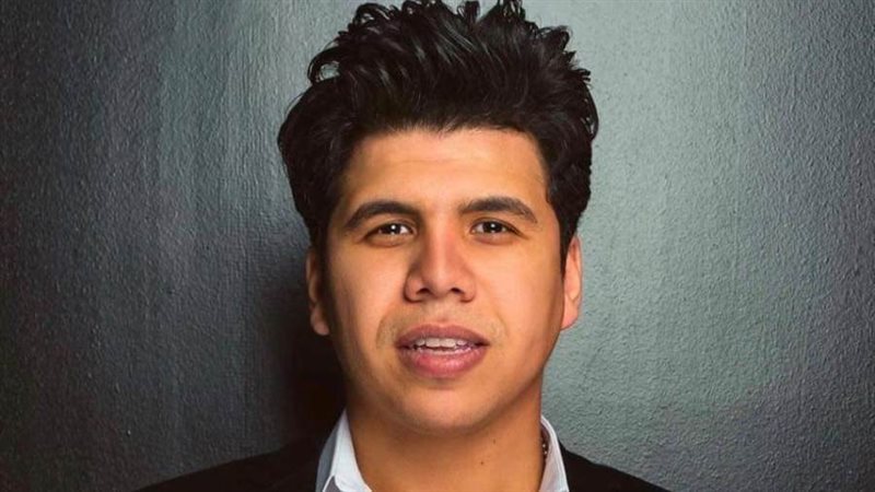 الفنان عمر كمال