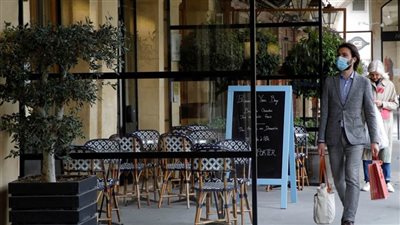 فرنسا تسجل تراجعا في وفيات كورونا وعدد المرضى في العناية المركزة