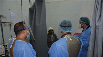 نائب محافظ المنيا يتابع الخدمة الصحية بمستشفى بني مزار المركزي