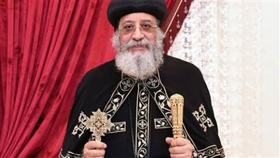 وزير شؤون المجالس النيابية  يهنئ البابا تواضروس بعيد القيامة المجيد