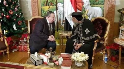 نقيب الأشراف مهنئا البابا تواضروس: الأعياد تقوي روح المودة والتآلف