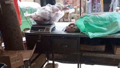 محاضر لمخالفات بتداول السلع ومحلات الأسماك والفسيخ ببني سويف