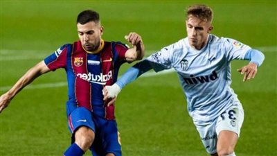 برشلونة يفوز على فالنسيا 3-2 ويشعل صراع الدوري الإسباني