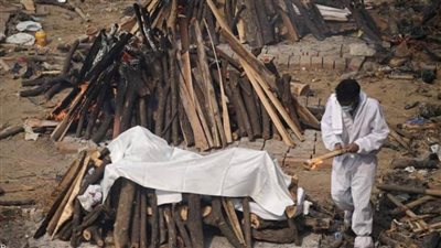 الهند تسجل أكثر من 300 ألف إصابة بكورونا لليوم الثاني عشر