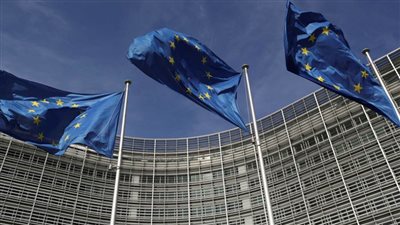 المفوضية الأوروبية تقترح تخفيف قيود السفر وفتح حدود دول الاتحاد