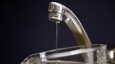 عطل مفاجئ يتسبب فى قطع المياه عن 3 قرى بشبين القناطر