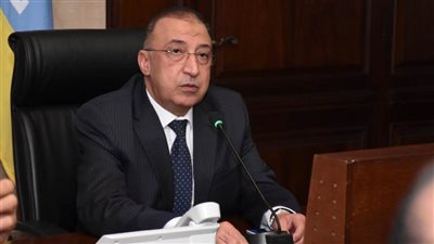 محافظ الإسكندرية يشدد على رؤساء الأحياء بإزالة الباعة الجائلين