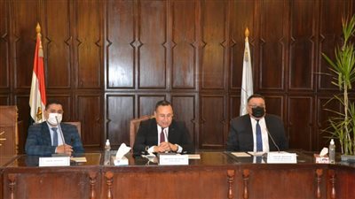 جامعة الإسكندرية تناقش التحول الرقمى مع وفد الأعلى للجامعات