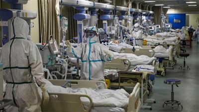 فرنسا: انخفاض عدد مرضى وحدات العناية المركزة المصابين بكورونا 