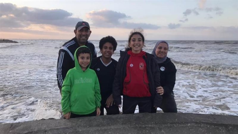 رحاب بصير وعائلتها