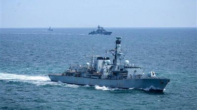 عاجل| 3 سفن حربية بريطانية تستعد لمناوشة 