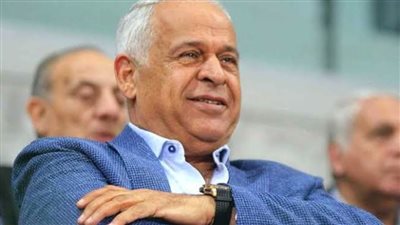 فرج عامر يطالب بإعادة مباراة الزمالك وسموحة وإيقاف الحنفي