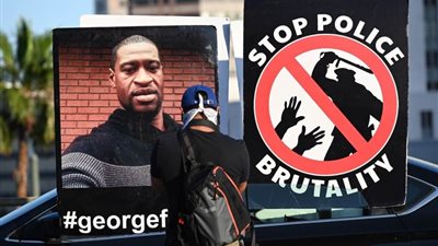 أمريكا .. هيئة المحلفين تتهم أربعة شرطة سابقين بالضلوع في مقتل فلويد