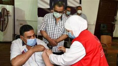 الصحة: الانتهاء من تطعيم مليون و300 ألف شخص ضد فيروس كورونا