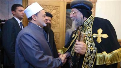 البابا تواضروس يهنئ شيخ الأزهر بحلول عيد الفطر المبارك