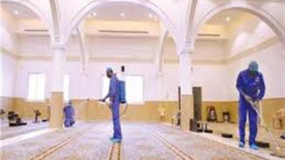 السعودية تغلق 14 مسجدًا مؤقتًا بسبب 