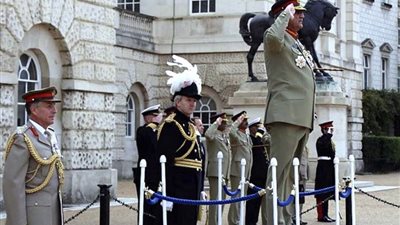 رئيس أركان الدفاع البريطاني يلتقي برئيس أركان الجيش الباكستاني