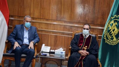 وفد من الكنيسة الإنجيلية ببنها يهنئ محافظ القليوبية بعيد الفطر