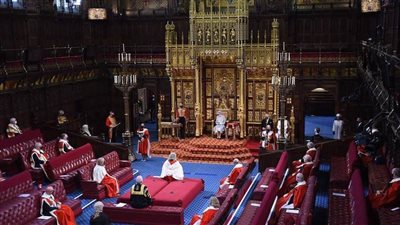 عاجل| لأول مرة.. ملكة بريطانيا تفتتح أعمال البرلمان بدون دوق أدنبرة 