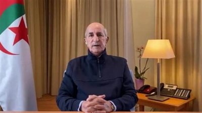 الرئيس الجزائري يتلقى اتصالاً هاتفياً من الرئيس الفرنسي