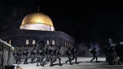 الممارسات العدوانية لسلطات الاحتلال في فلسطين تتصدر اهتمامات كبار كتاب الصحف