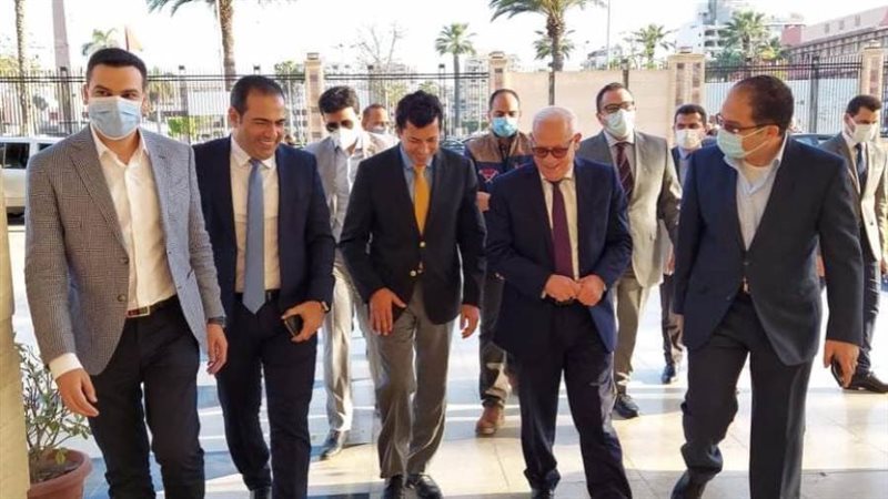 أشرف صبحي - وزير