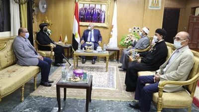 محافظ الوادي الجديد يستقبل الأنبا أرسانيوس أسقف الوادي الجديد والواحات