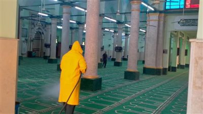 تعقيم وتطهير دور العبادة والمنشآت العامة بكفر الشيخ