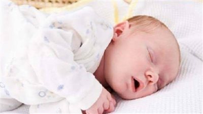 العثور على رضيعة بجوار مسجد بعزبة بدوي بالمنيا