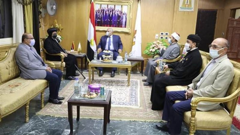 مدير الأوقاف وأنباء