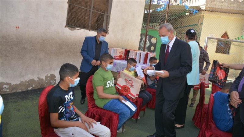 جانب من التهنئة