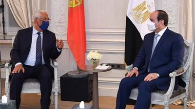 الرئيس السيسي يلتقي مع رئيس الوزراء البرتغالي بالعاصمة الفرنسية باريس