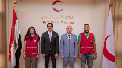 أبوهشيمة  يتبرع بمليون جنيه للهلال الأحمر الفلسطينى 