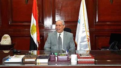 محافظ الأقصر يناقش نسب تنفيذ المرافق المختلفة بالمدينة الصناعية