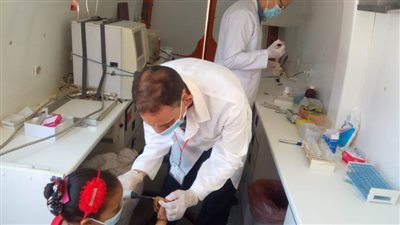 الكشف على ١٣٨٦ مريضا فى قافلة طبية بالبحيرة