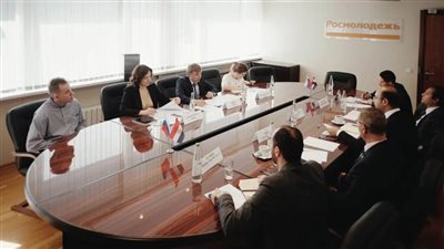 الوكالة الفيدرالية الروسية لشؤون الشباب تستقبل وفد وزارة الشباب 