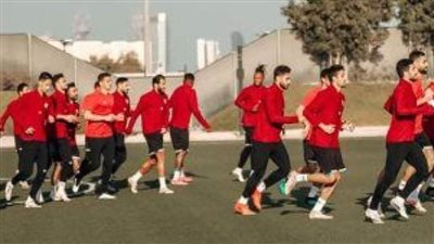 السفير المصري بجنوب أفريقيا يحضر مران الأهلي استعدادا لمواجهة صن دوانز