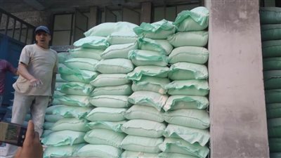 تموين العجمي تضبط أكثر من ٢ طن دقيق بلدي مدعم بأحد المخابز السياحية