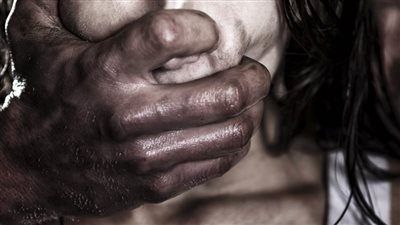 اغتصاب ربة منزل على يد 4 ذئاب بشرية داخل غرفة مهجورة بساقية مكى