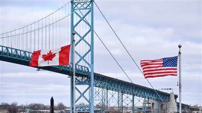 كندا تمدد إغلاق الحدود مع الولايات المتحدة لشهر جديد لمكافحة 
