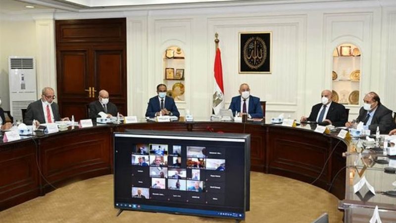 وزير الإسكان يتراس