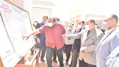 محافظ أسيوط يتفقد أعمال مشروع الصرف الصحي بتكلفة 630 مليون جنيه