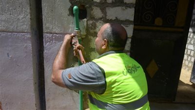 4400 وصلة مياه مجانية من الاورمان للأسر الاكثر احتياجًا بالمنيا