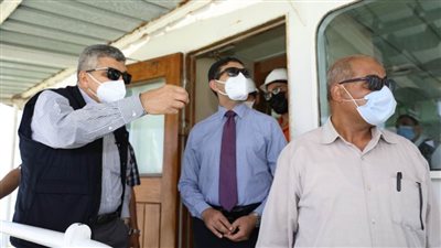 الفريق أسامة ربيع يتابع أعمال التكريك بموقع مشروع ازدواج القناة