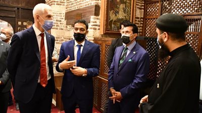 وزير الشباب الرياضة يصطحب نظيره الروسي في جولة سياحية بمجمع الأديان