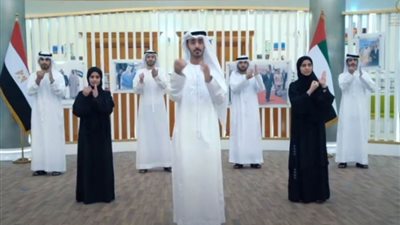 شباب إماراتي من الصم والبكم يقدمون أغنية تحيا مصر تحيا